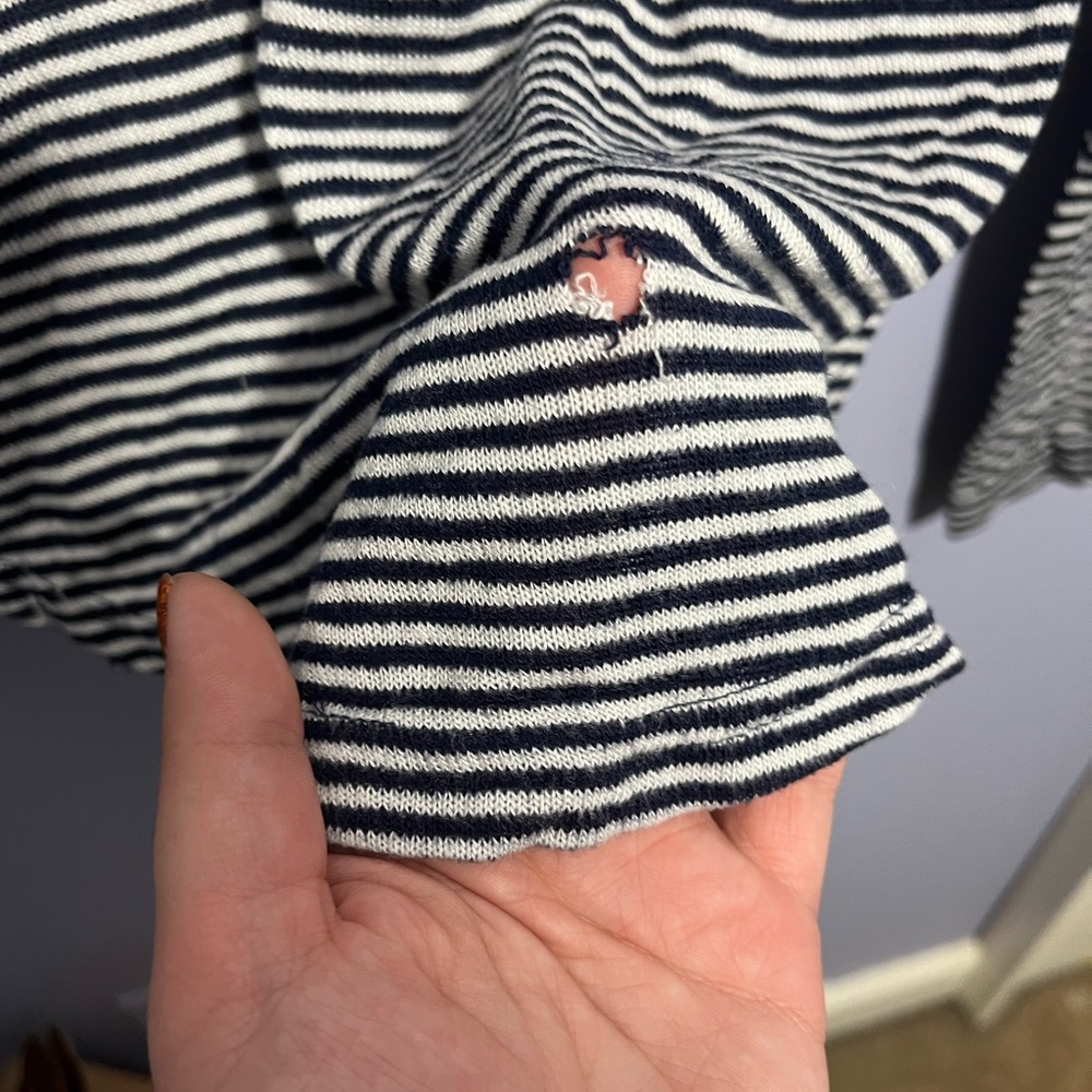 🦋SO striped top🦋 - Picture 2 of 4